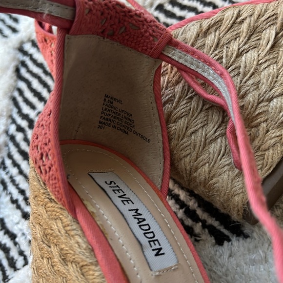 NWOT Steve Madden Sandals - Picture 6 of 6